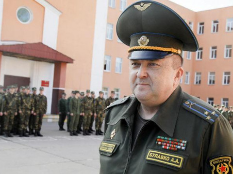 Булаўка: Украіну напампоўваюць зброяй, а насельніцтву фінансава не дапамагаюць. Высветлілі, у чым ён не мае рацыі 