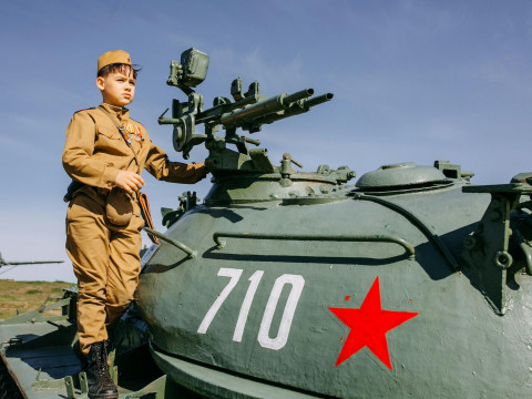 «Адзначаць Дзень Перамогі не толькі ў Менску». Лукашэнка расказаў пра традыцыю, якой няма