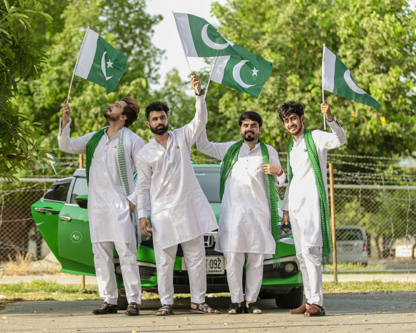 The Interior Ministry reassures: Migrants from Pakistan aren’t coming, and no crimes are being committed. We found both the migrants and the crimes