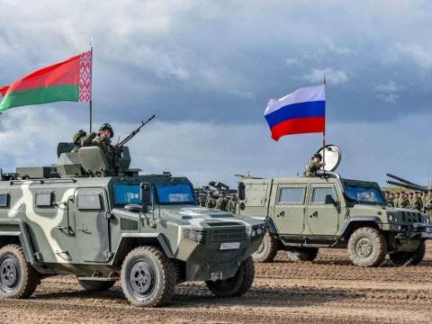 On Belarusian TV, the supposed Western hysteria over the Russia-Belarus exercises was illustrated with headlines from Polish and Lithuanian media. We translated those articles