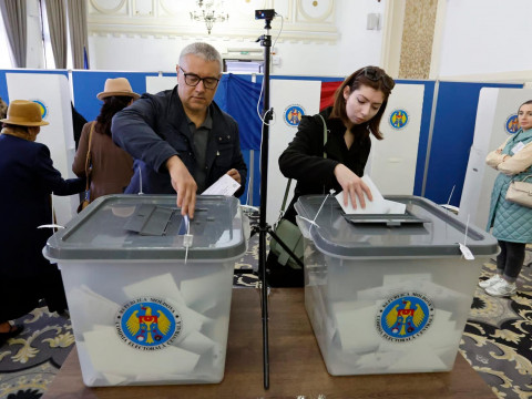 «Нацягнутыя на глобус» выбары. Як дэкан журфаку перабольшыў папулярнасць прарасейскіх сіл у Малдове