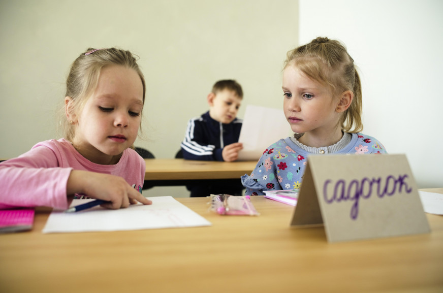 «Ва Украіне хочуць скараціць дэкрэтны адпачынак у 9 разоў». News.by перакруціў ініцыятыву пра дадатковы водпуск для бацькоў