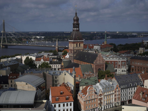 Is one in six Latvians a government official? A Belarus-RTR guest counted doctors, teachers, and the military personnel as bureaucrats